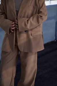 Oversized Μπλειζερ Girlboss Καφέ - Image 2