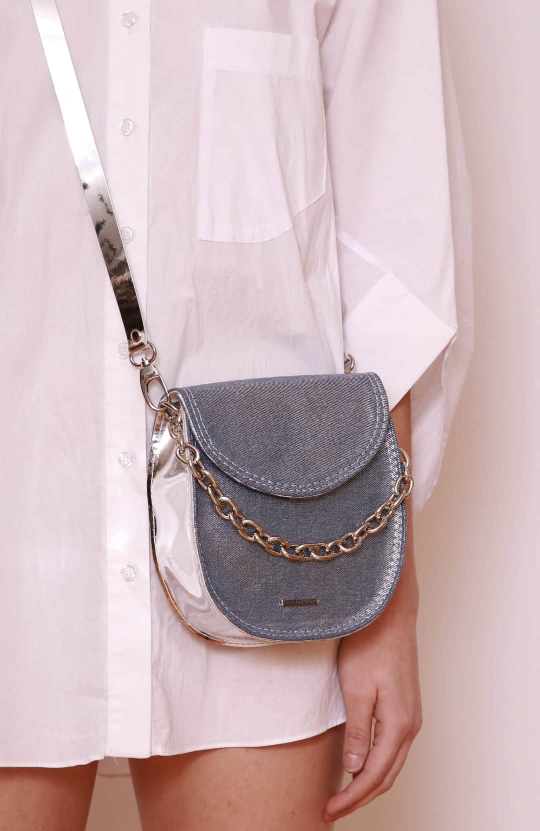 2457019-A292AC9E-F2FD-4A51-9377-D1D13316035B_1080x Oval Bag - Image 1
