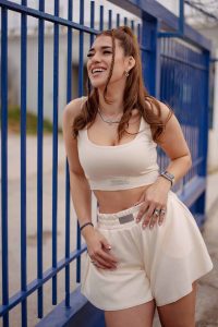 Lola shorts - Image 4