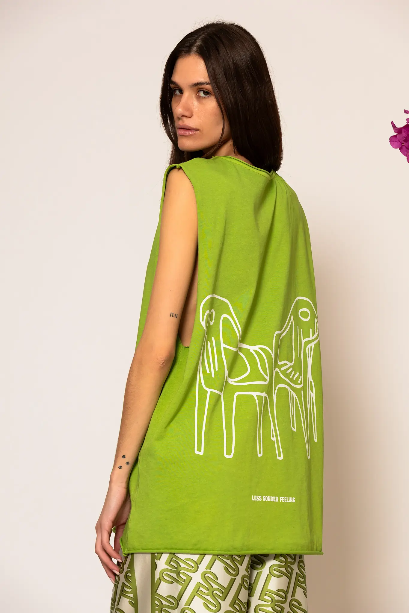 2684005-64-t-shirt (12) Piase Mia Karekla Αμάνικο Oversized T-shirt με logo και τύπωμα - Image 1